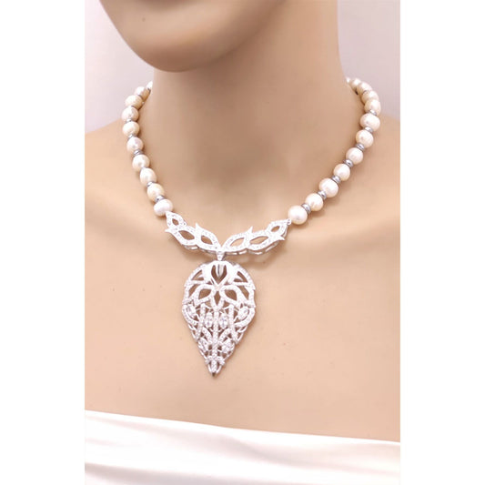 عقد زهرة اللوتس