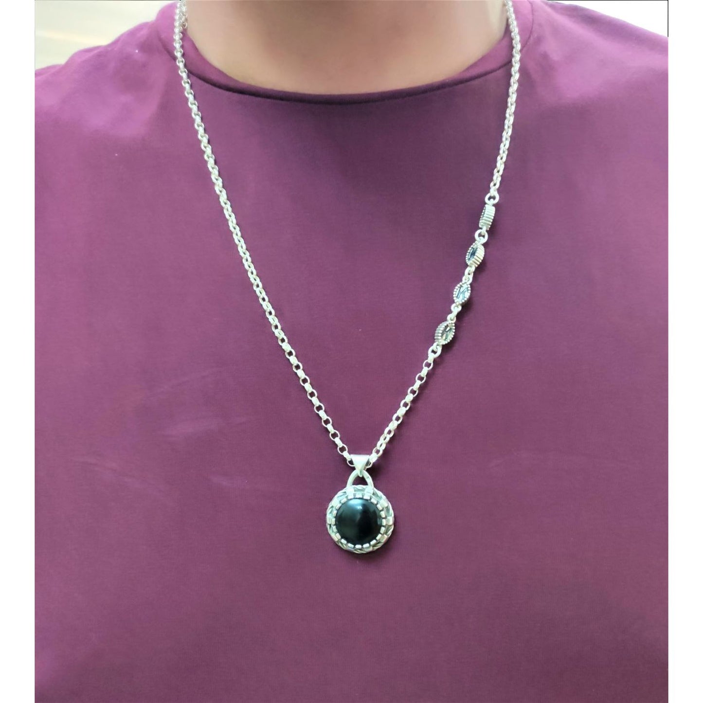MEN PENDANT