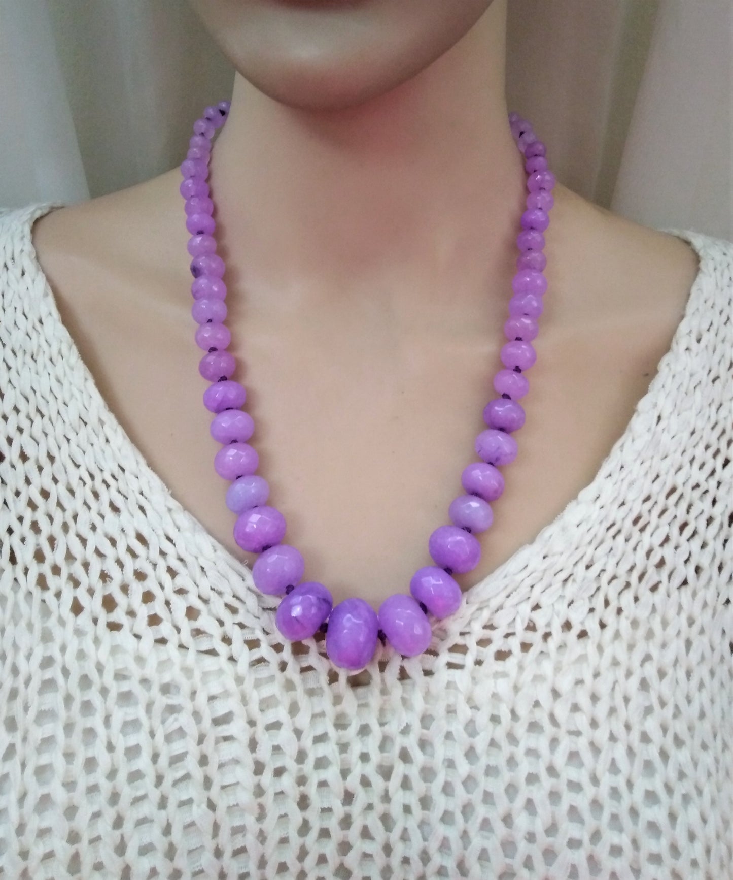 عقد من العقيق الطبيعي