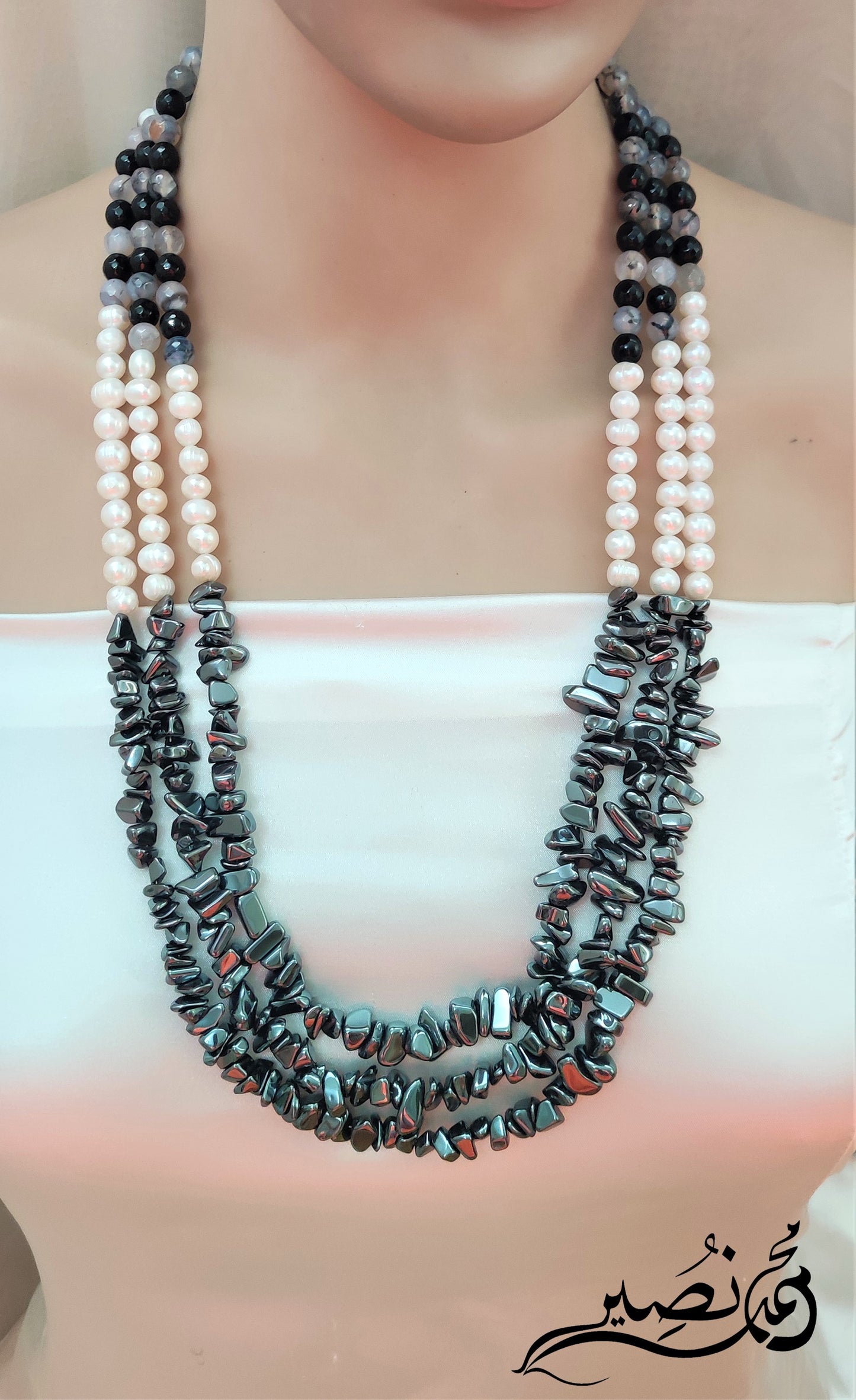 عقد من لؤلؤ مزارع طبيعي و هيماتيت طبيعي و عقيق