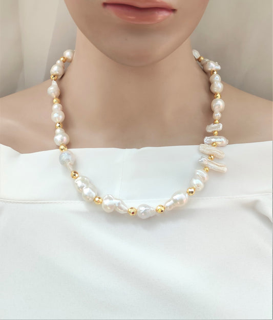 عقد من اللؤلؤ المزارع الطبيعي