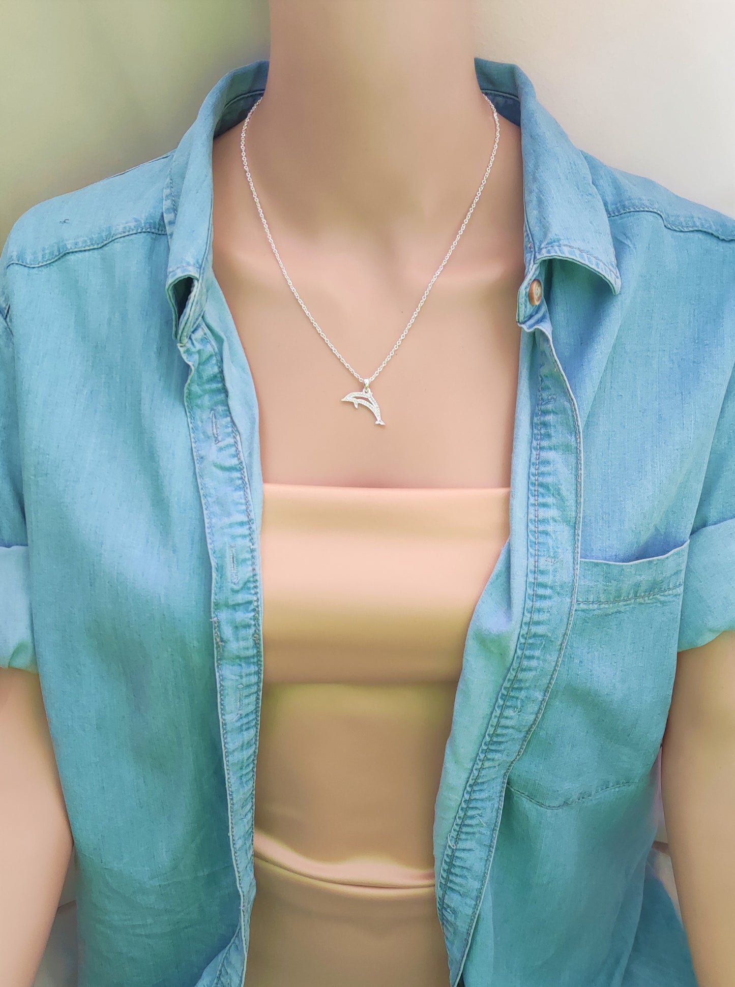 عقد الدولفين