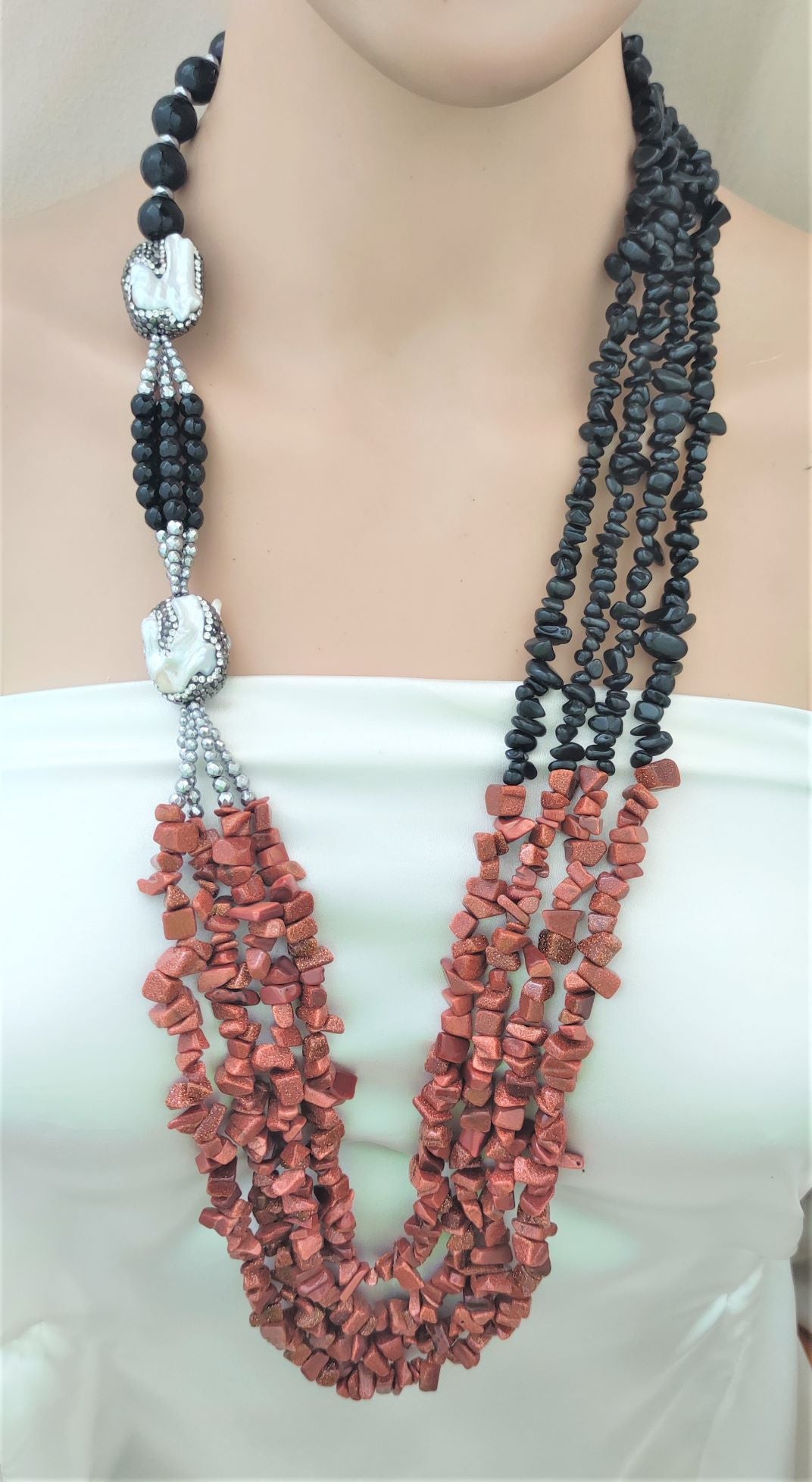 عقد من حجر نجومي و حجر العقيق الطبيعي