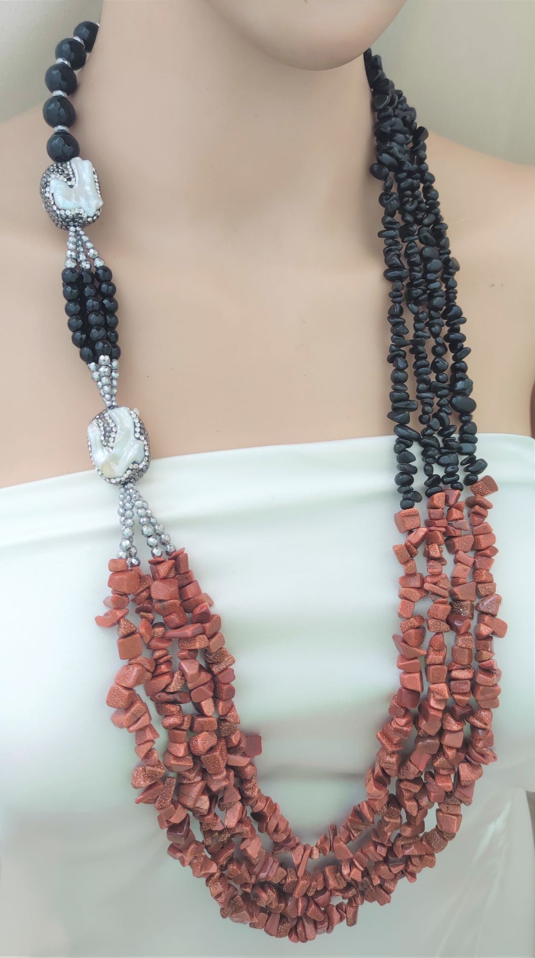 عقد من حجر نجومي و حجر العقيق الطبيعي