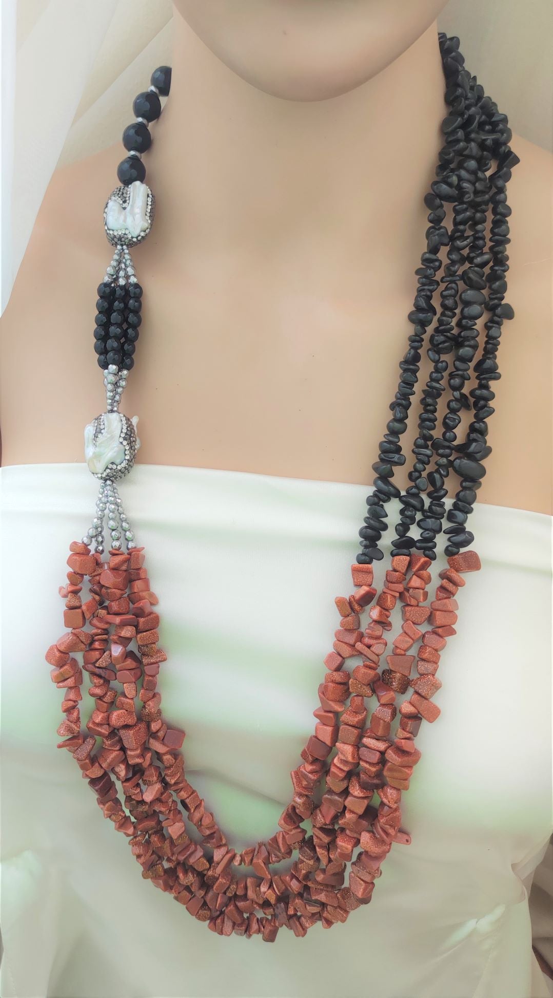 عقد من حجر نجومي و حجر العقيق الطبيعي