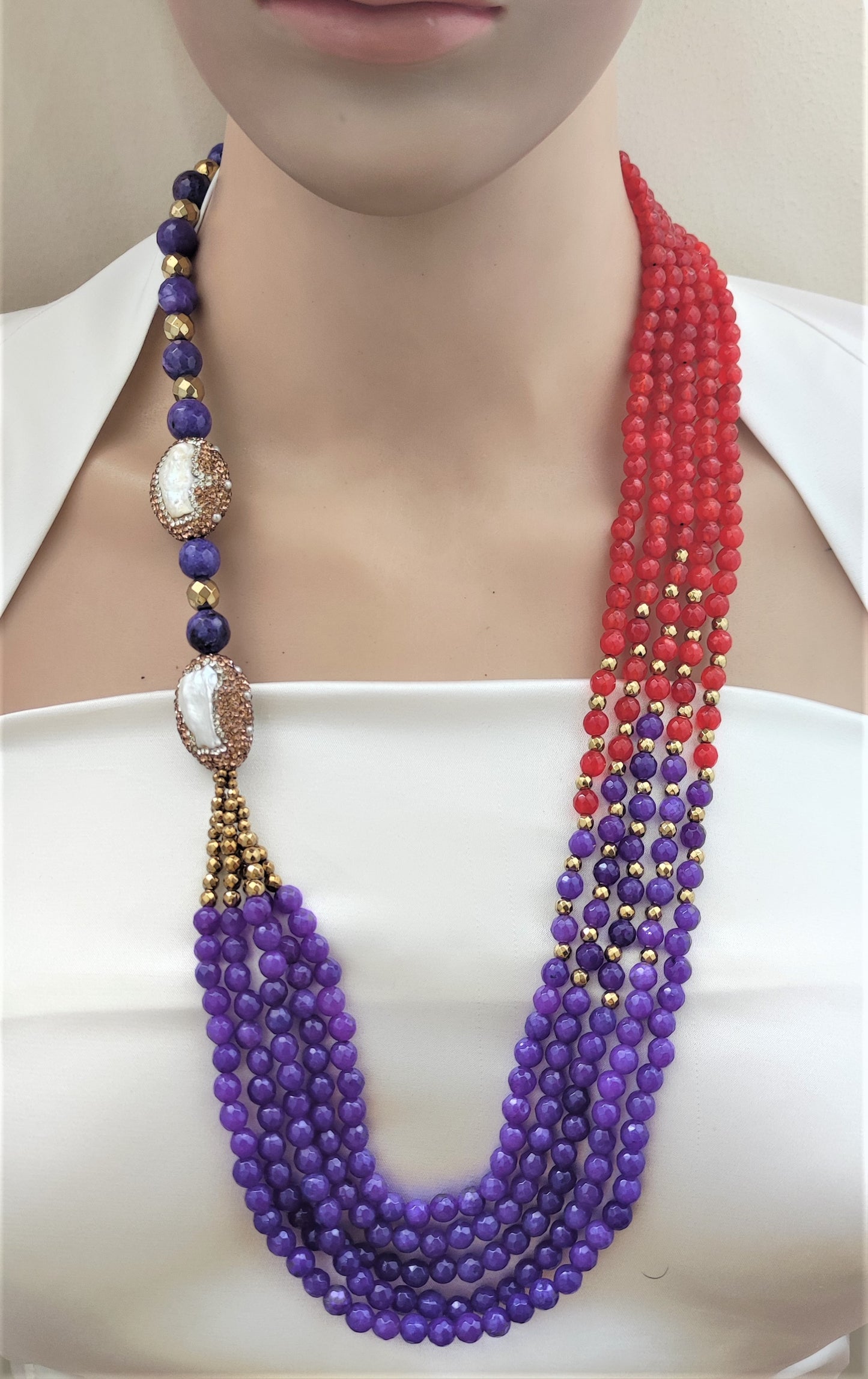 عقد من العقيق الطبيعي