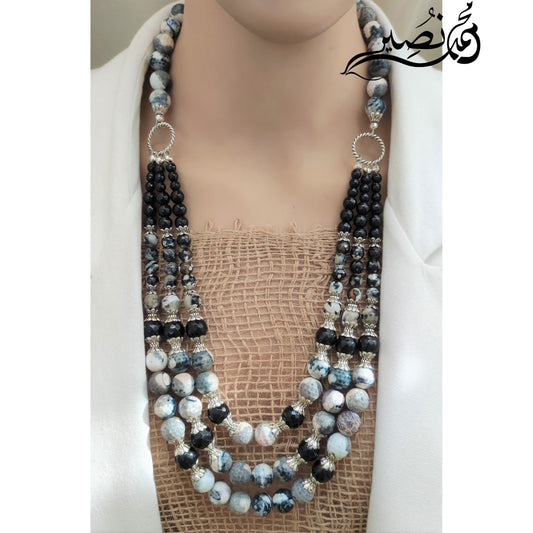 عقد من عقيق طبيعي